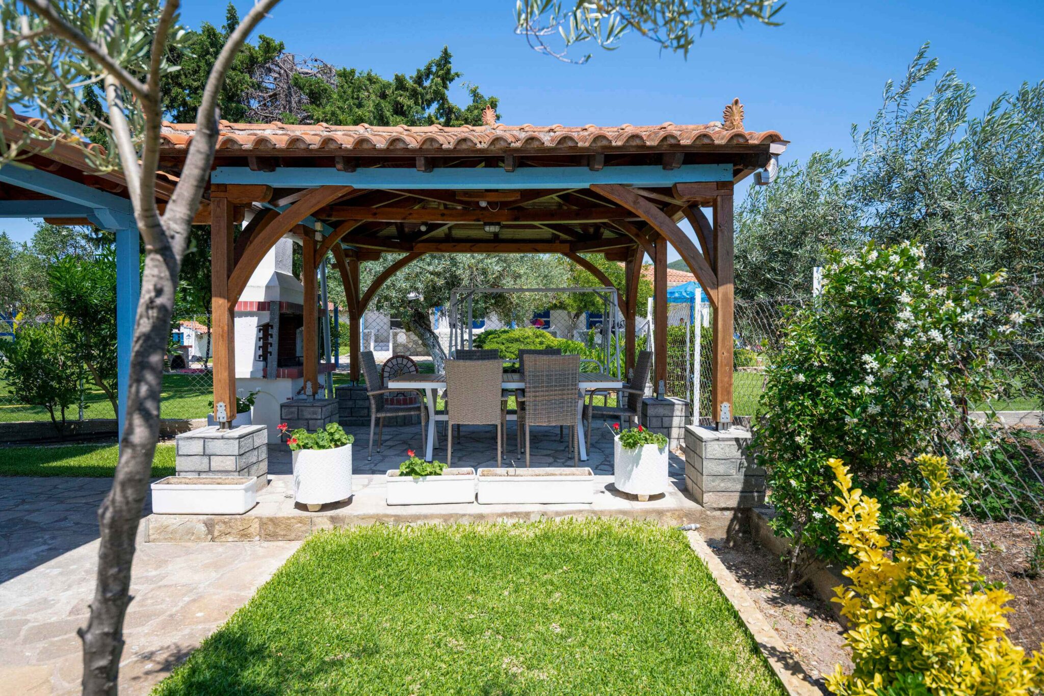 Anastasias_House_Back_Kiosk_3