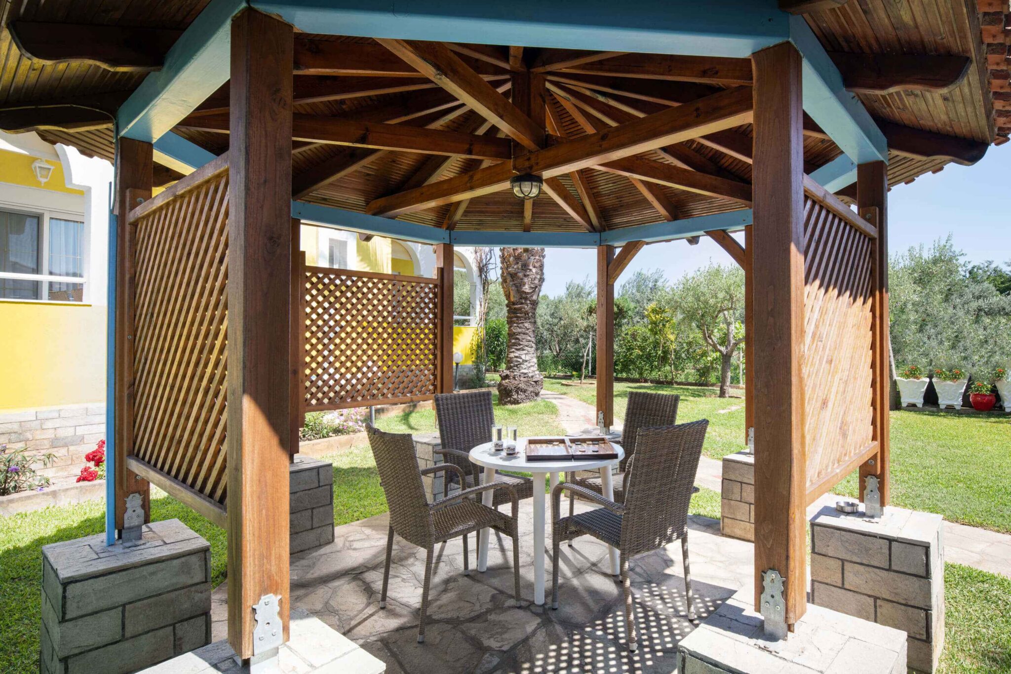 Anastasias_House_Front_Kiosk_6